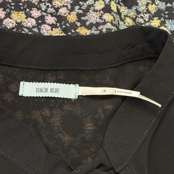 Kimchi Blue - Multicolor Ditsy Floral Mixed Media Tie Front Top - Small - Picture 9 of 10